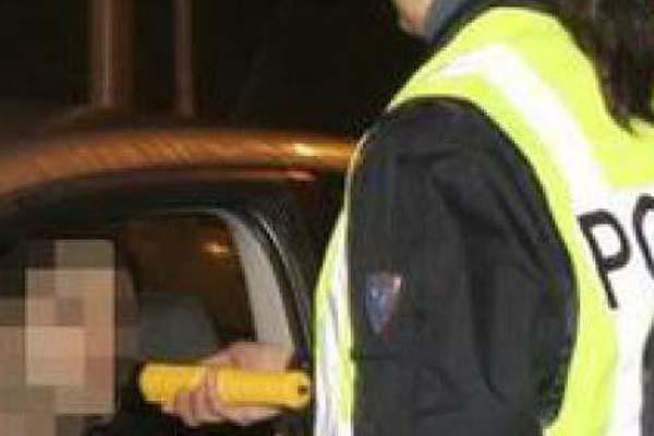 Ubriachi al volante: ragazza e autista finiti contro un muro