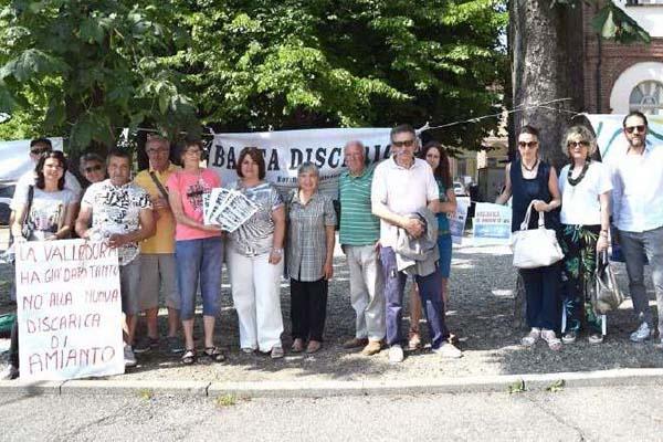 Discarica, una conferenza tra i “no”