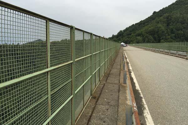 Salva una donna dal suicidio