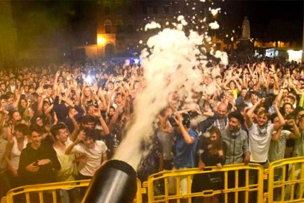 Biella, vera Riccione per una sera