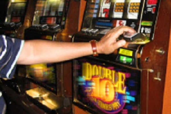 Orari, distanze e retroattività: cosa prevede nuovo ddl giochi in Piemonte