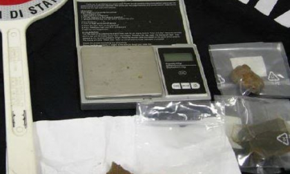 Pendolari dello spaccio con 40 grammi di eroina