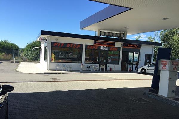 Rapinato distributore a Ponderano