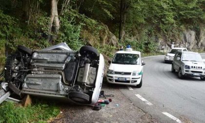 A 91 anni si ribalta in auto: illeso