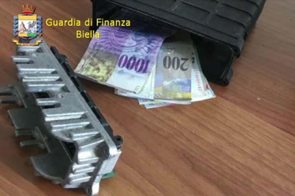 Manomette i chilometri di 855 auto