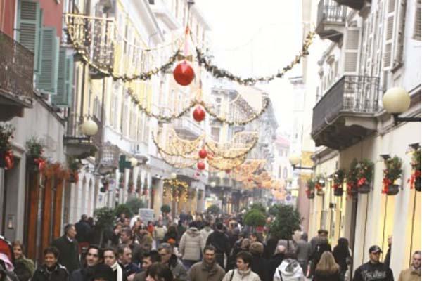 Natale Biella tra luminarie e pista di pattinaggio