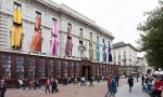 I tessuti made in Italy “vestono” Piazza della Scala