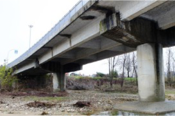 Ponte sull’Elvo, prima il collaudo poi i lavori di sistemazione