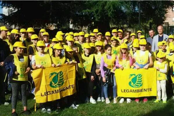 «Puliamo il mondo da venticinque anni»