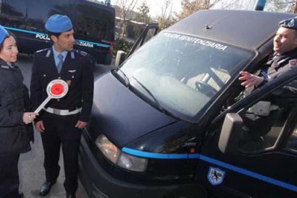 Tamponi ai poliziotti penitenziari e a tutti i detenuti del Piemonte