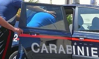 Beve troppo e aggredisce i carabinieri: arrestato