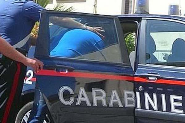 Beve troppo e aggredisce i carabinieri: arrestato