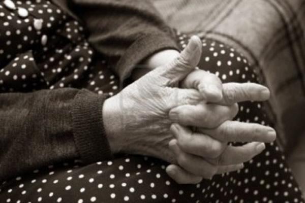 Aumenti rette Rsa, i sindacati contro la Regione