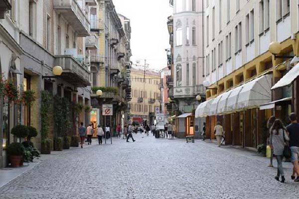 Per cinque domeniche si riduce la zona a traffico limitato