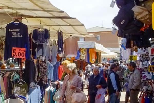 Lite al mercato, multati gli ambulanti