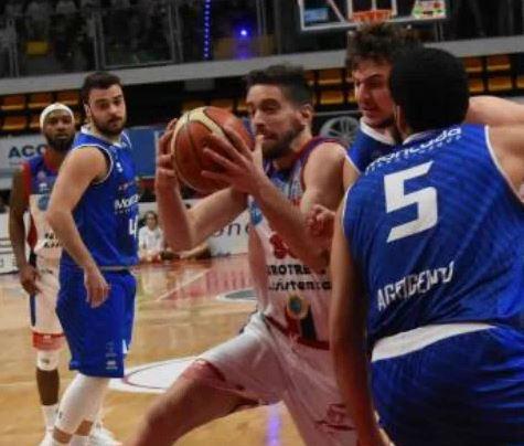 Basket Eurotrend si rilancia con Sgobba