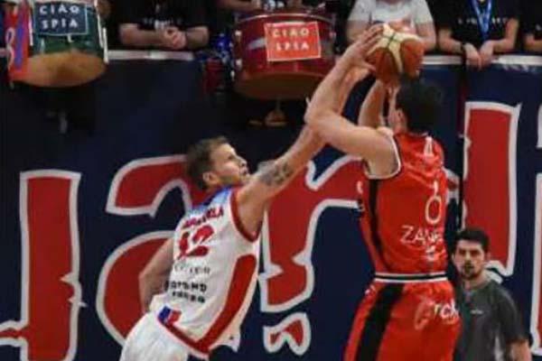 Basket, Legnano tosta fa il colpaccio