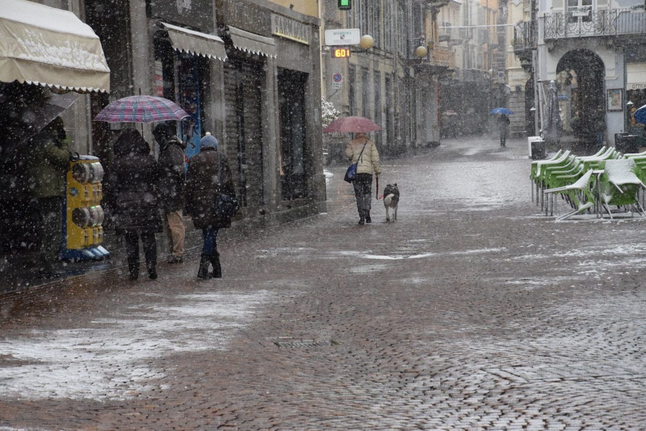 Big Snow ferma treni e calcio