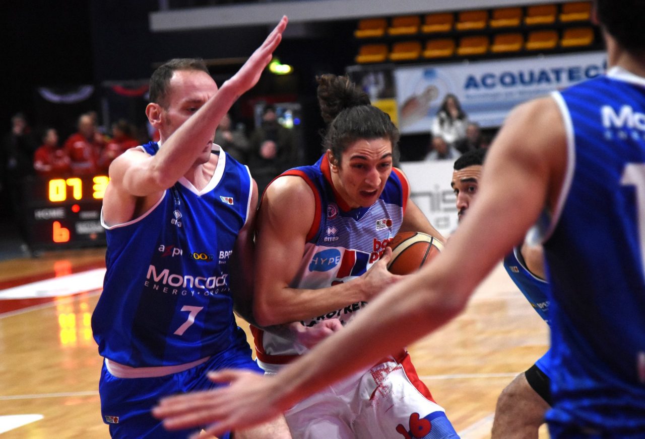 Basket A2: Eurotrend Biella vola a Reggio Calabria