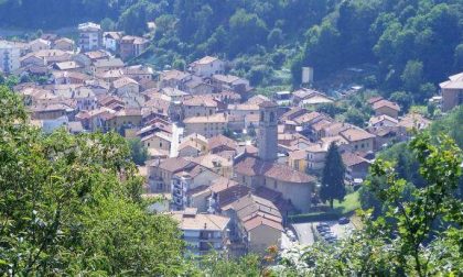 Anziano colto da infarto mentre vota, poliziotto gli salva la vita