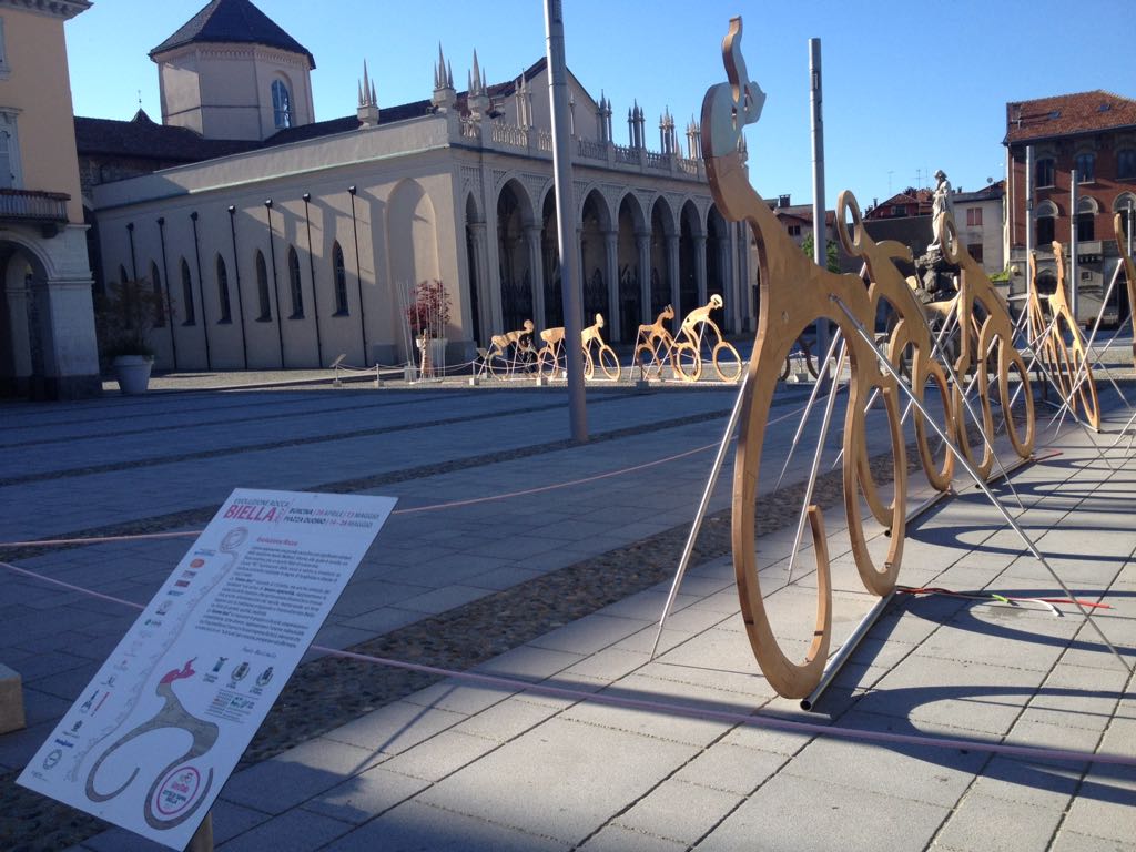Ciclismo a Biella, l’opera donata da Barichello