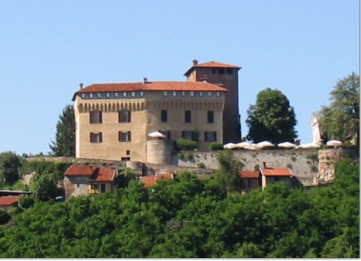 Riapre il castello di Roppolo col murato vivo FOTO