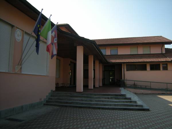Elementari Sandigliano: alunni suddivisi tra Comune e Oratorio
