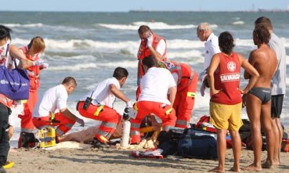 Annega in mare a Riccione, per ora stop ai funerali