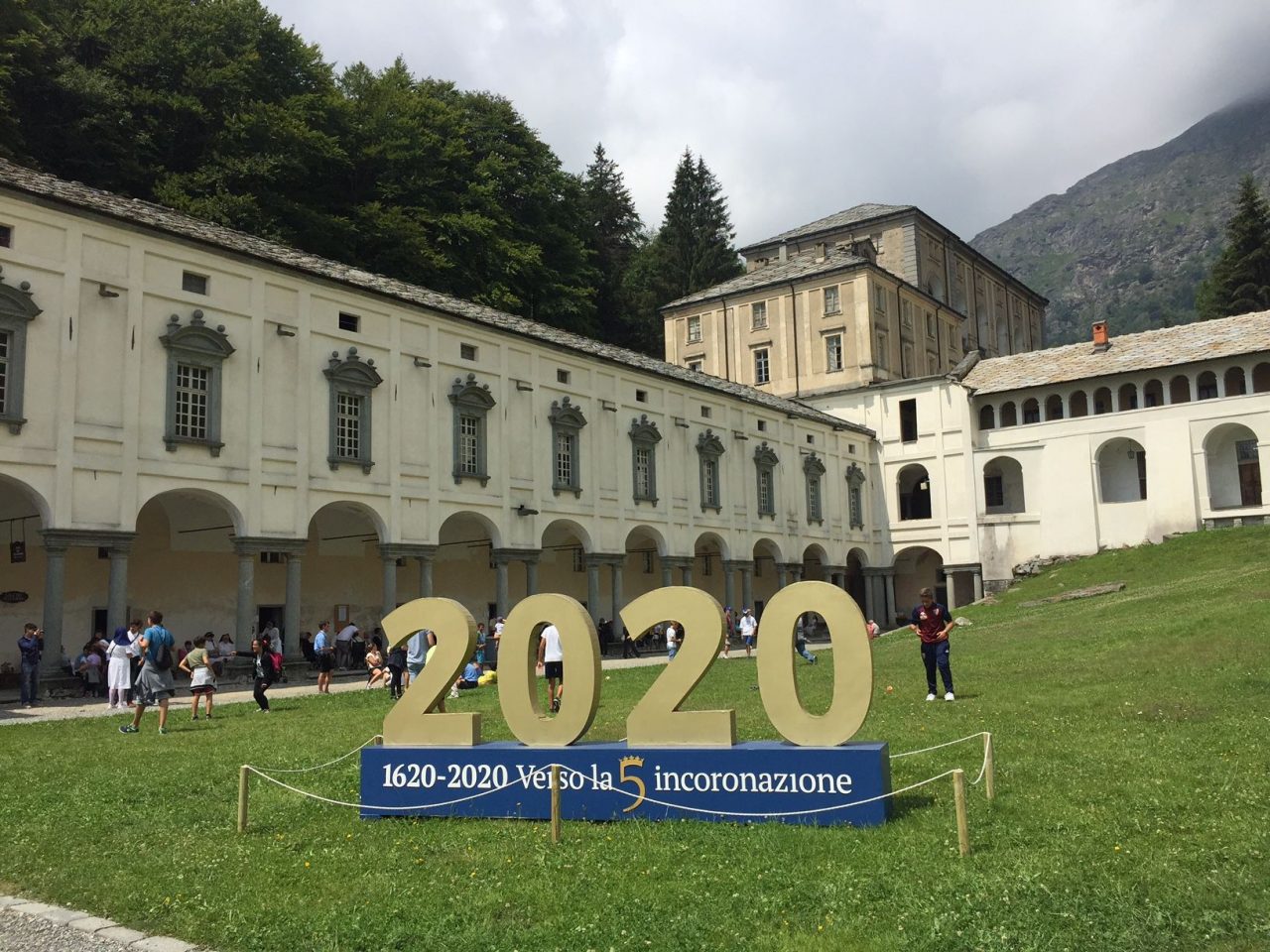 Oropa, prorogate fino a fine mese le visite guidate al santuario