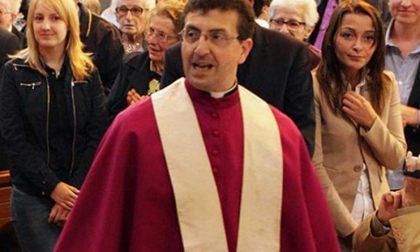 Il vescovo Farinella in visita al Presepe Gigante di Marchetto