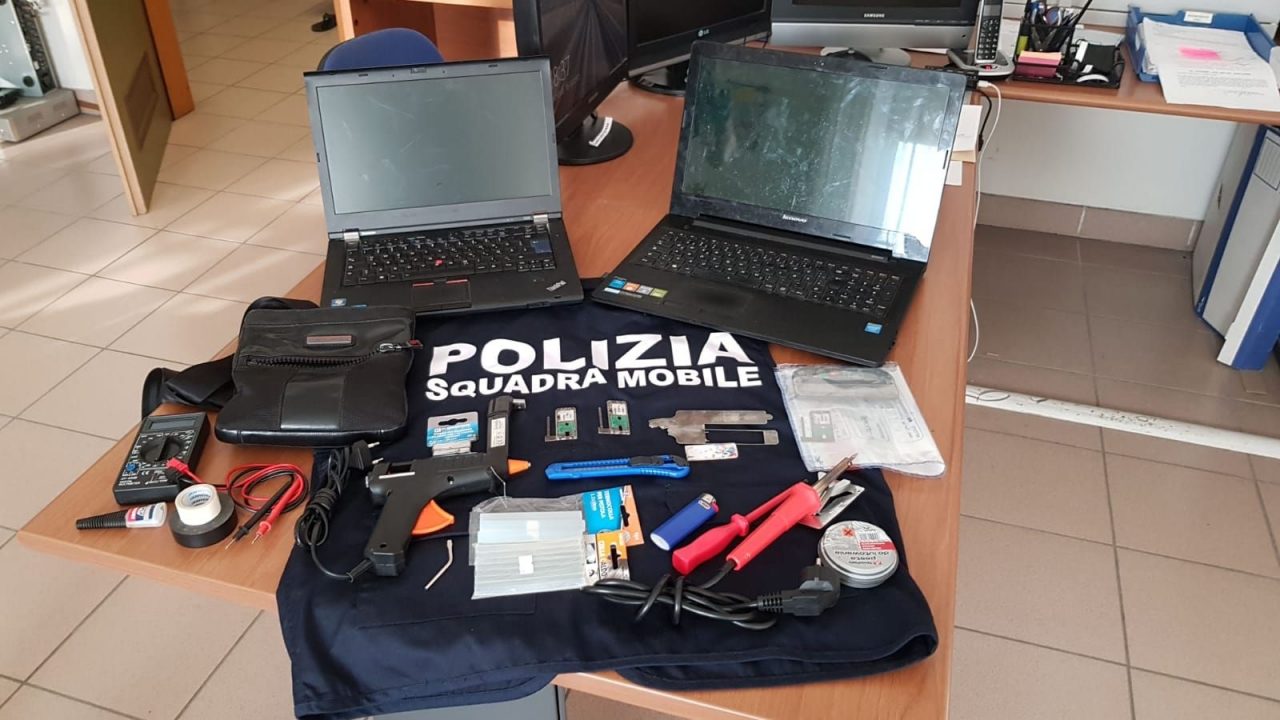 Clonati quattro dispositivi bancomat di Banca Sella