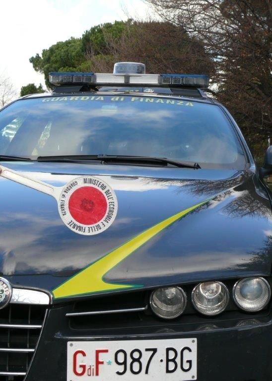 Tassametro col telecomando sul taxi scoperto dalla Finanza