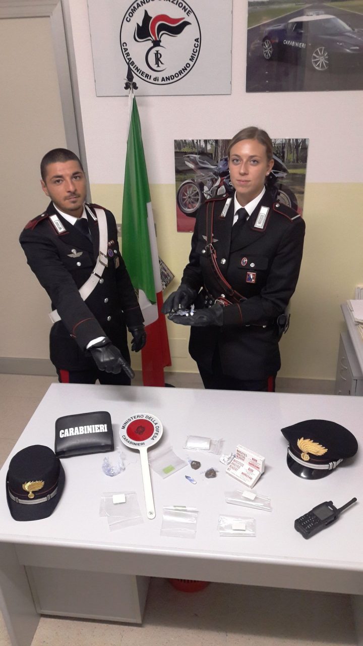 Droga “pesante” in auto: arrestato