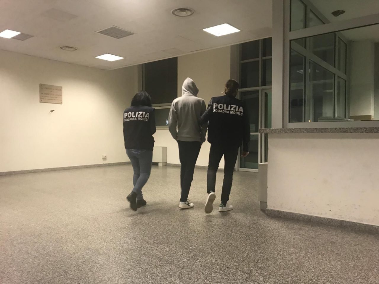 Ruba uno zaino al supermercato, rintracciato e denunciato