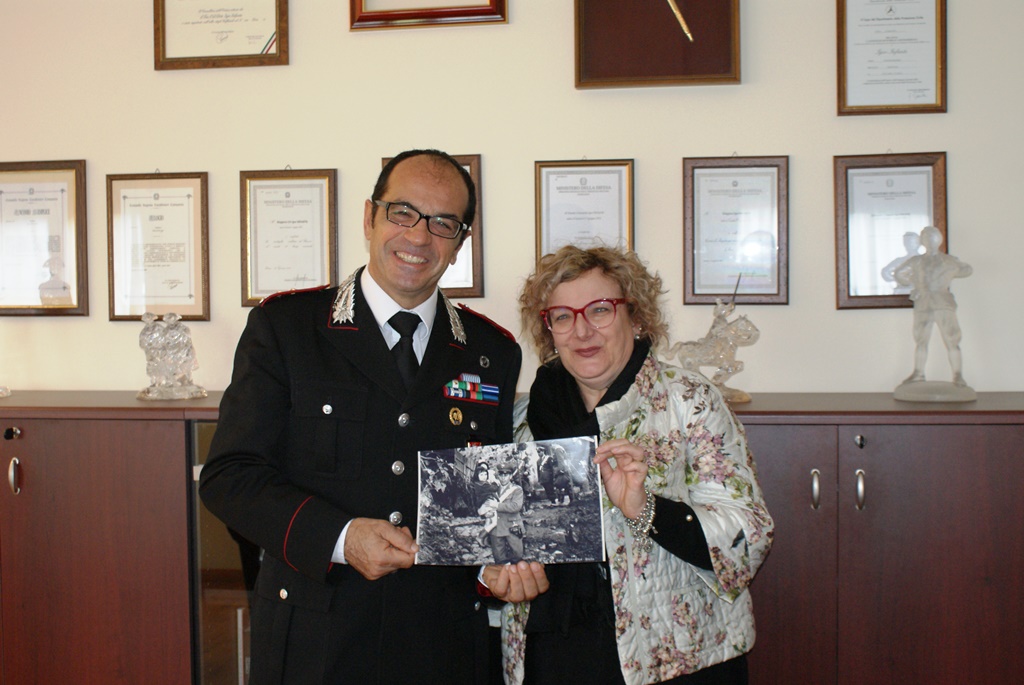 Lorella Nofri incontra il comandante dei carabinieri