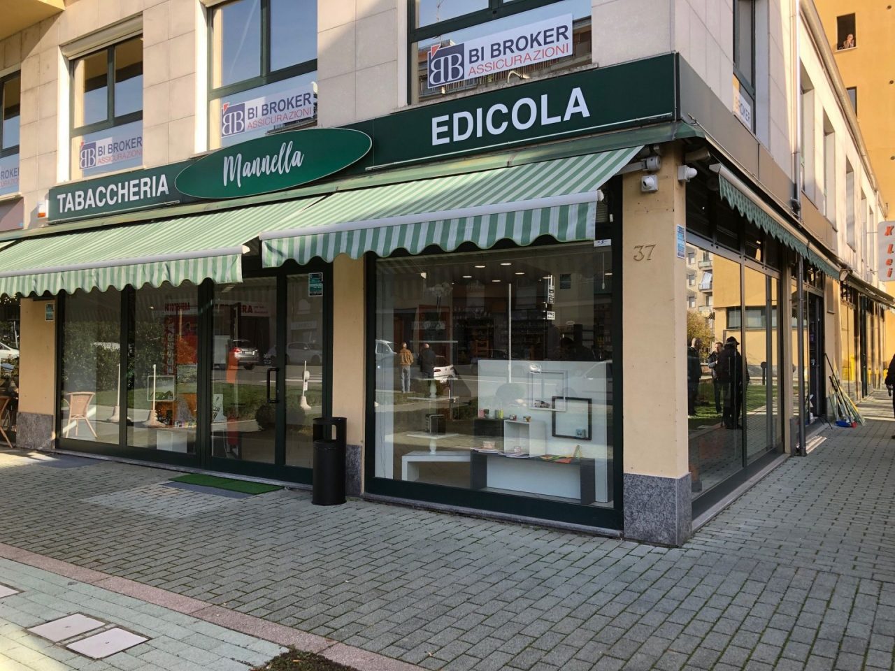 “Spaccata” alla nuova tabaccheria di via Rosselli