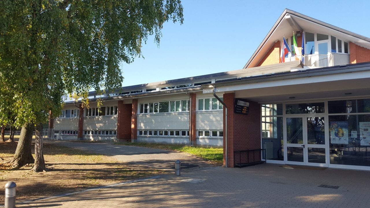 Vigliano, i nuovi serramenti alla scuola di Amosso “fruttano” 48mila euro