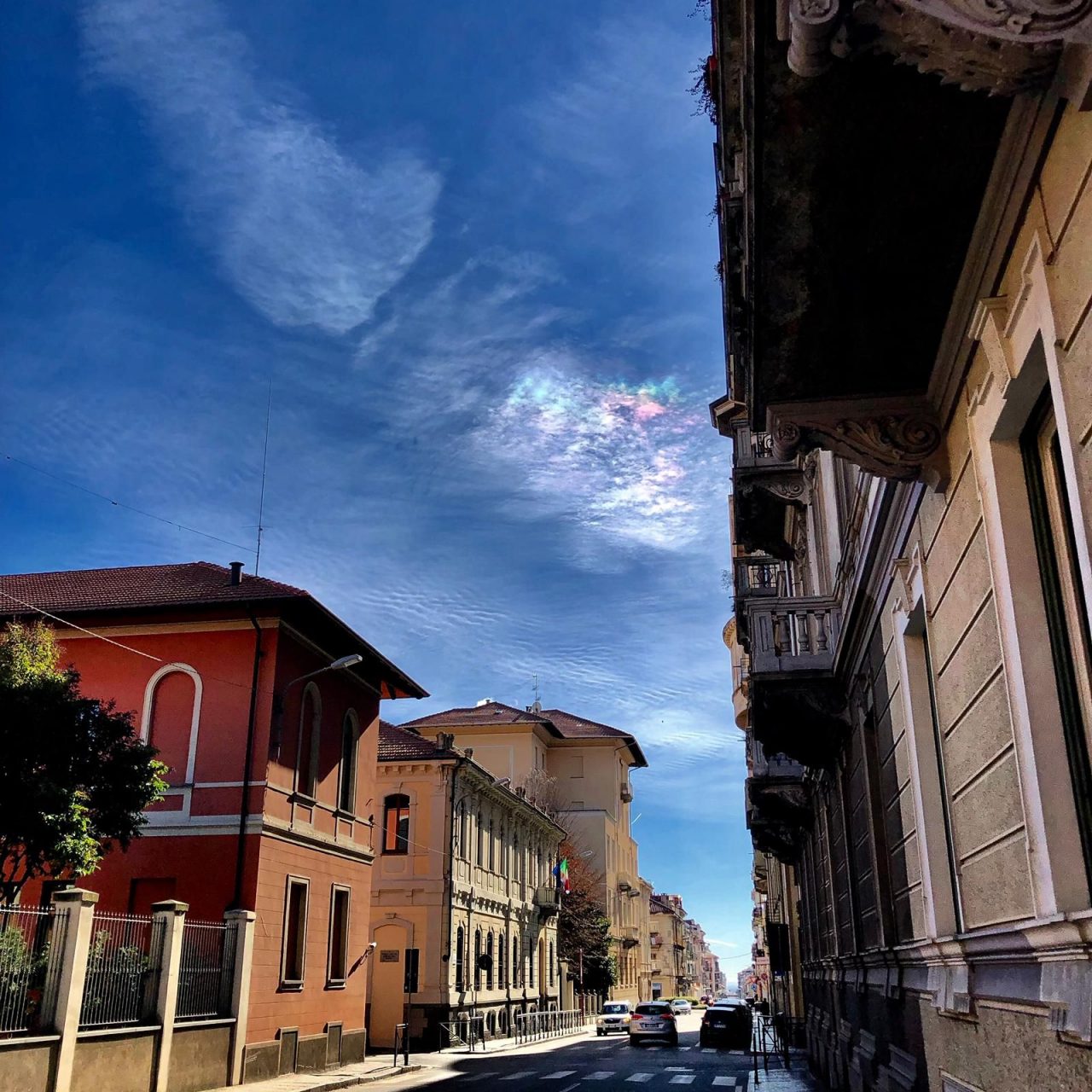 Un “arcobaleno di fuoco” nel cielo di Biella