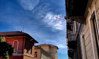 Un "arcobaleno di fuoco" nel cielo di Biella