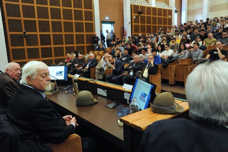 «Ragazzi, unitevi a noi e nel 2022 tenetevi liberi»