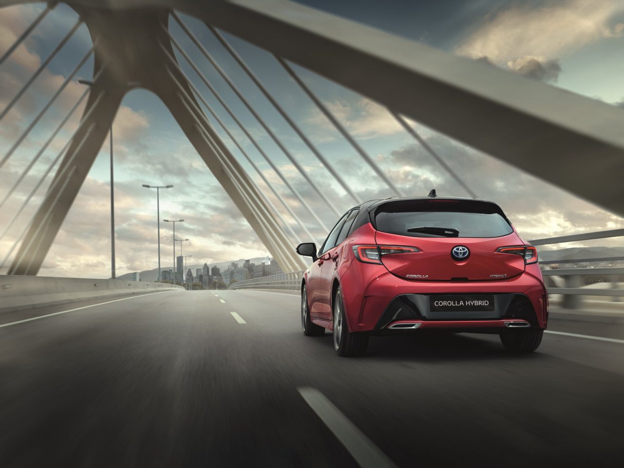 Nuova Corolla Hybrid