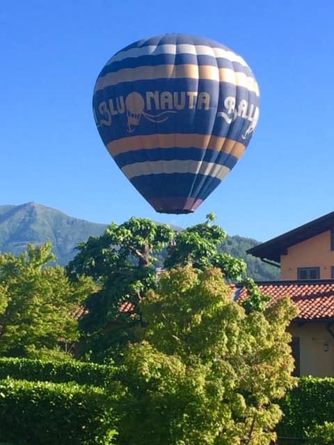 Mongolfiere in volo con qualche timore