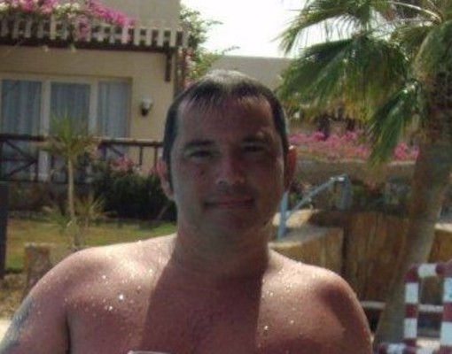 Trovato morto nella cantina di un condominio: è giallo