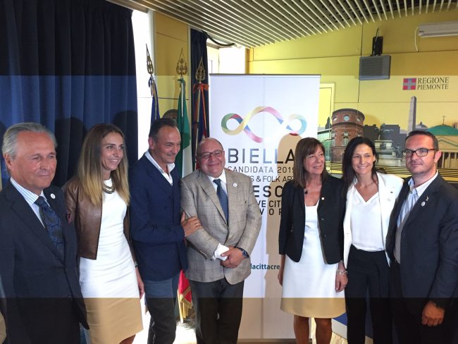 Cirio con i biellesi e i testimonial di Torino per Biella candidata Unesco