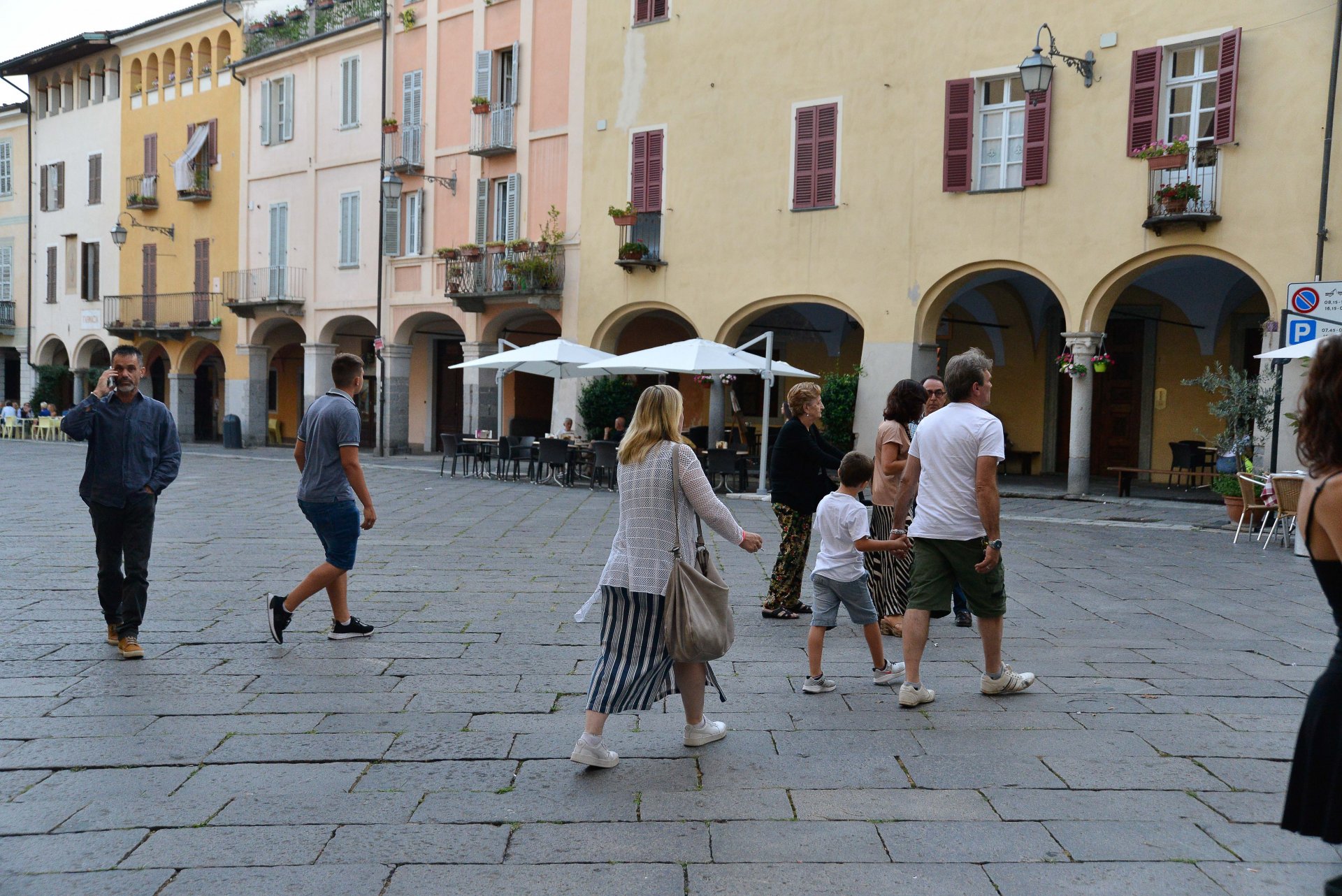 PIAZZA CISTERNA (4)