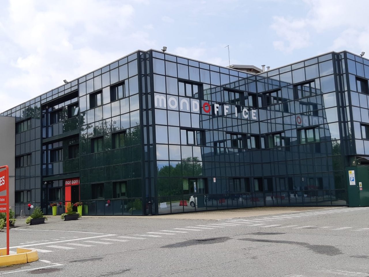 La francese Raja acquista Mondoffice