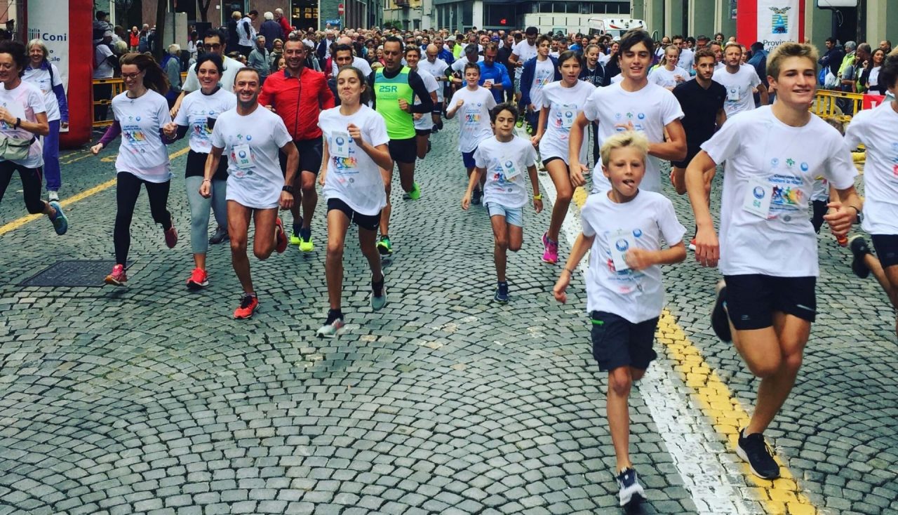 In 850 di corsa per aiutare la ricerca sul cancro