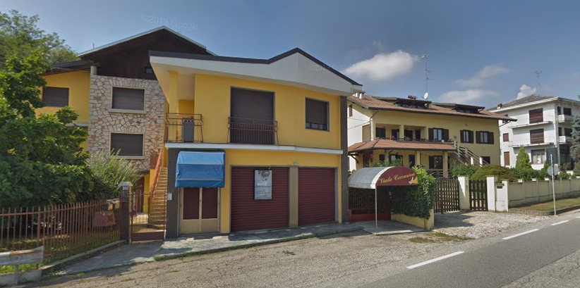 Le ragazze del night costrette a fare sesso con i clienti