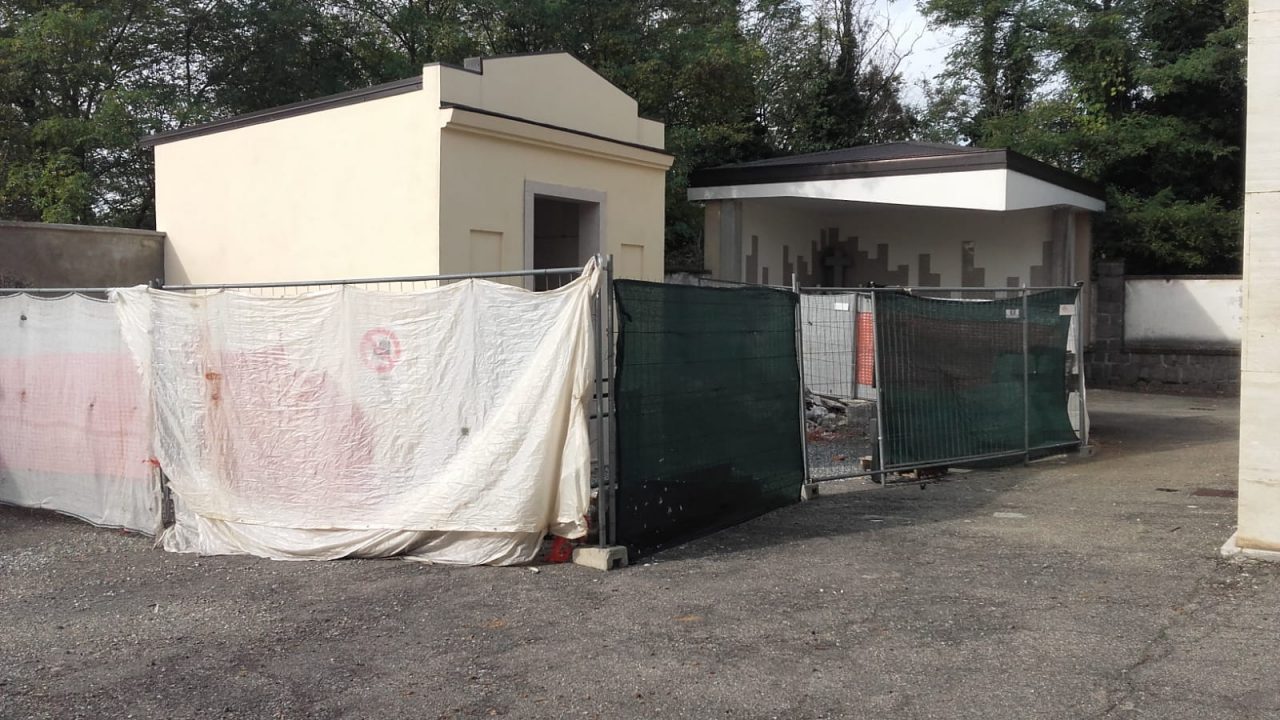 Un cantiere al cimitero lungo due anni
