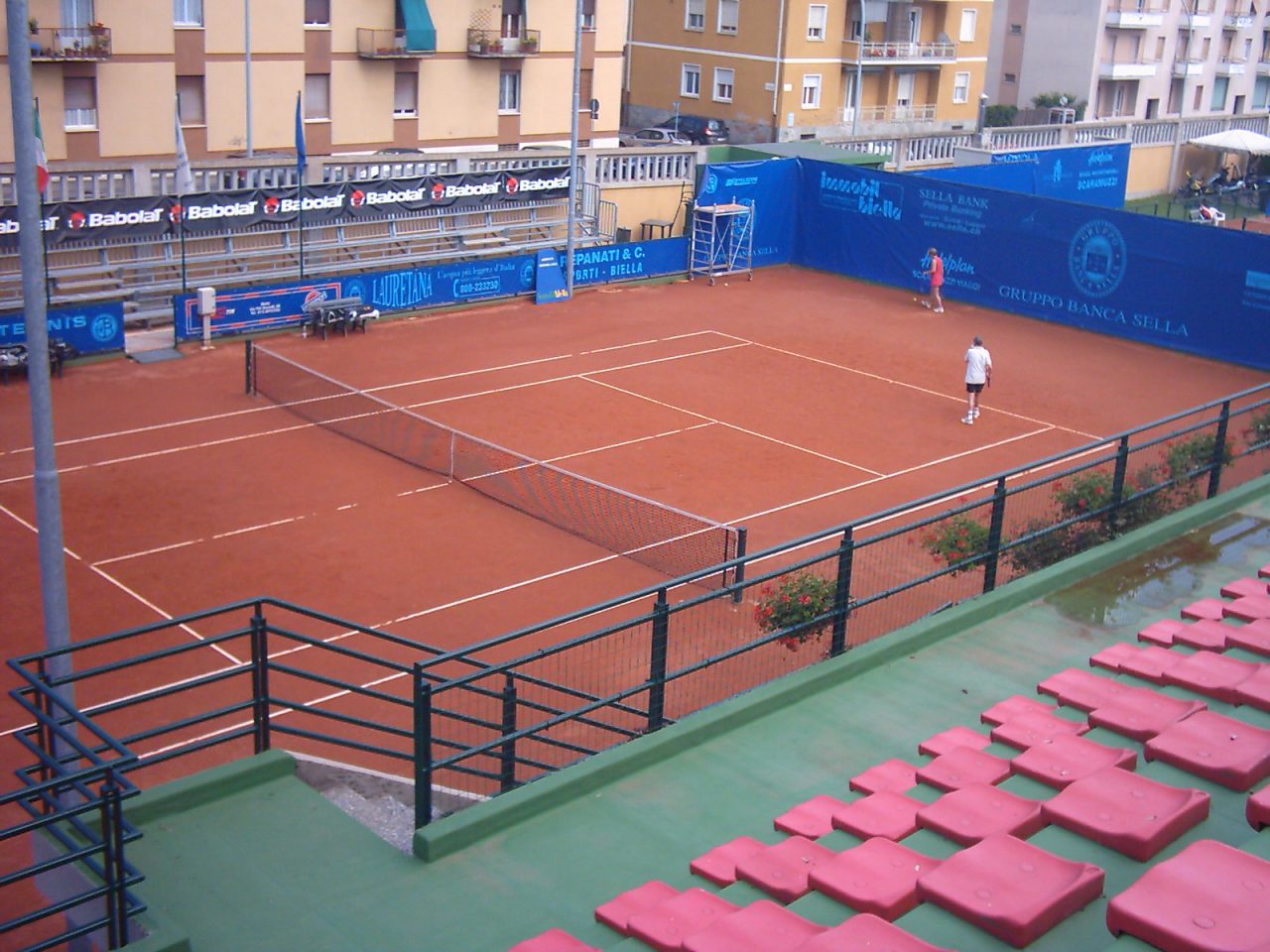«Tennis Biella, perché manca la scritta “comunale”?»